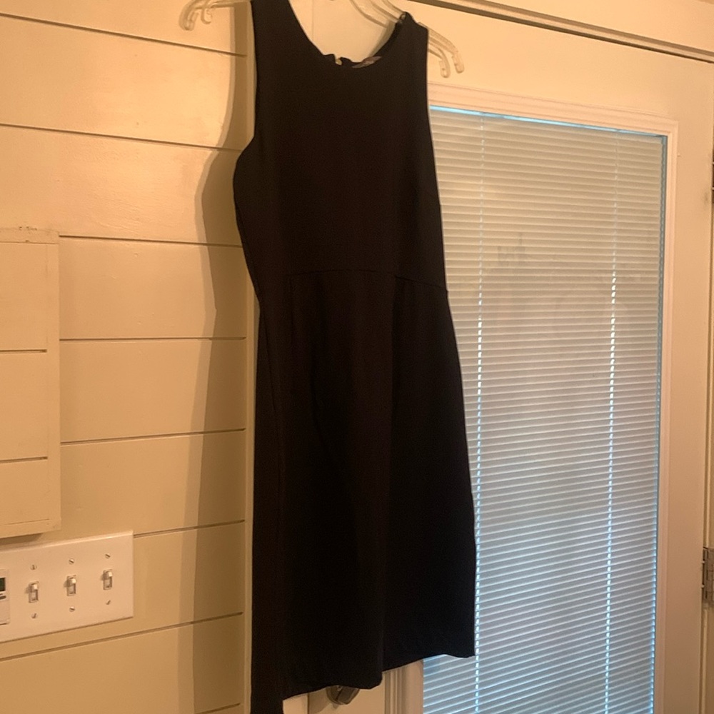 Like New Donna Ricco little black dress classic style